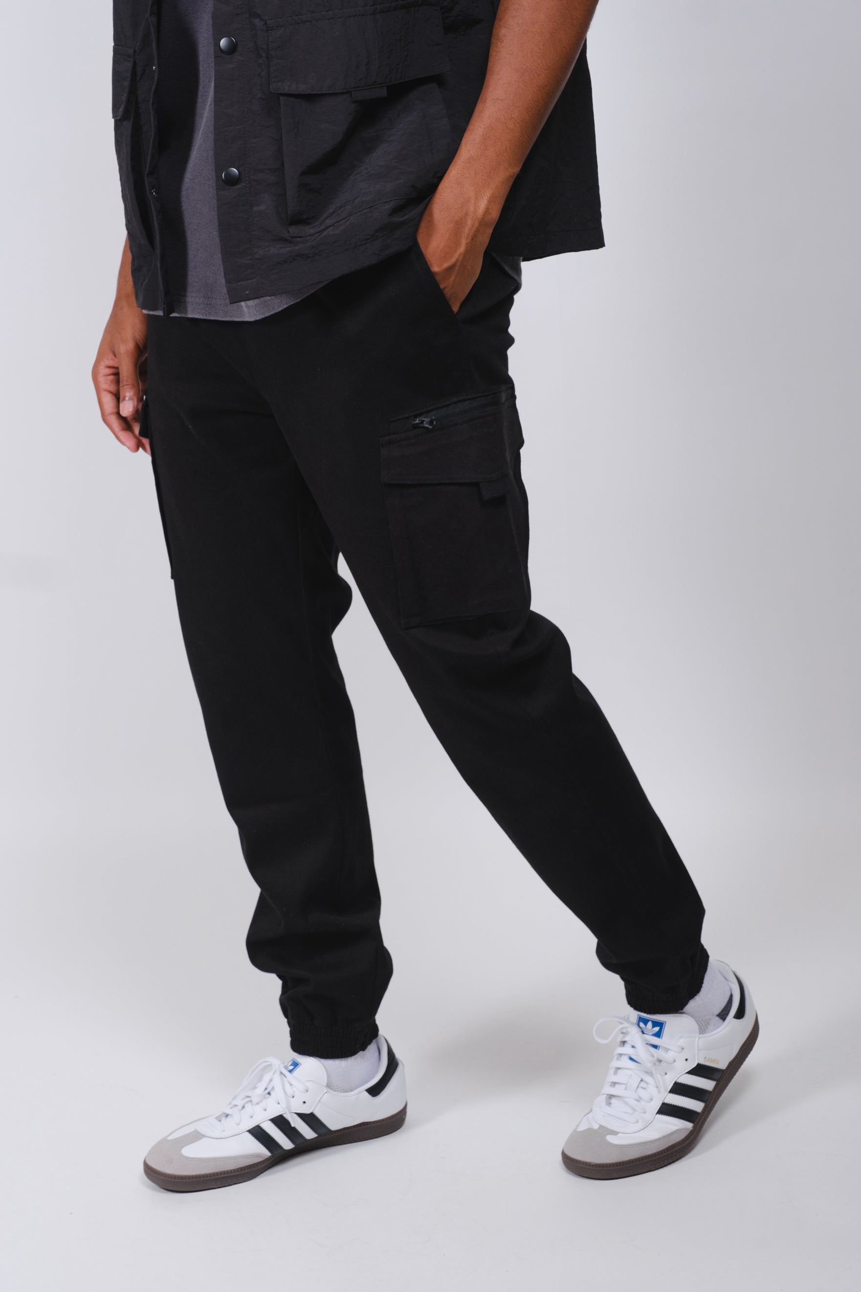 Cargo Pocket Zip Twill Jogger
#color_black