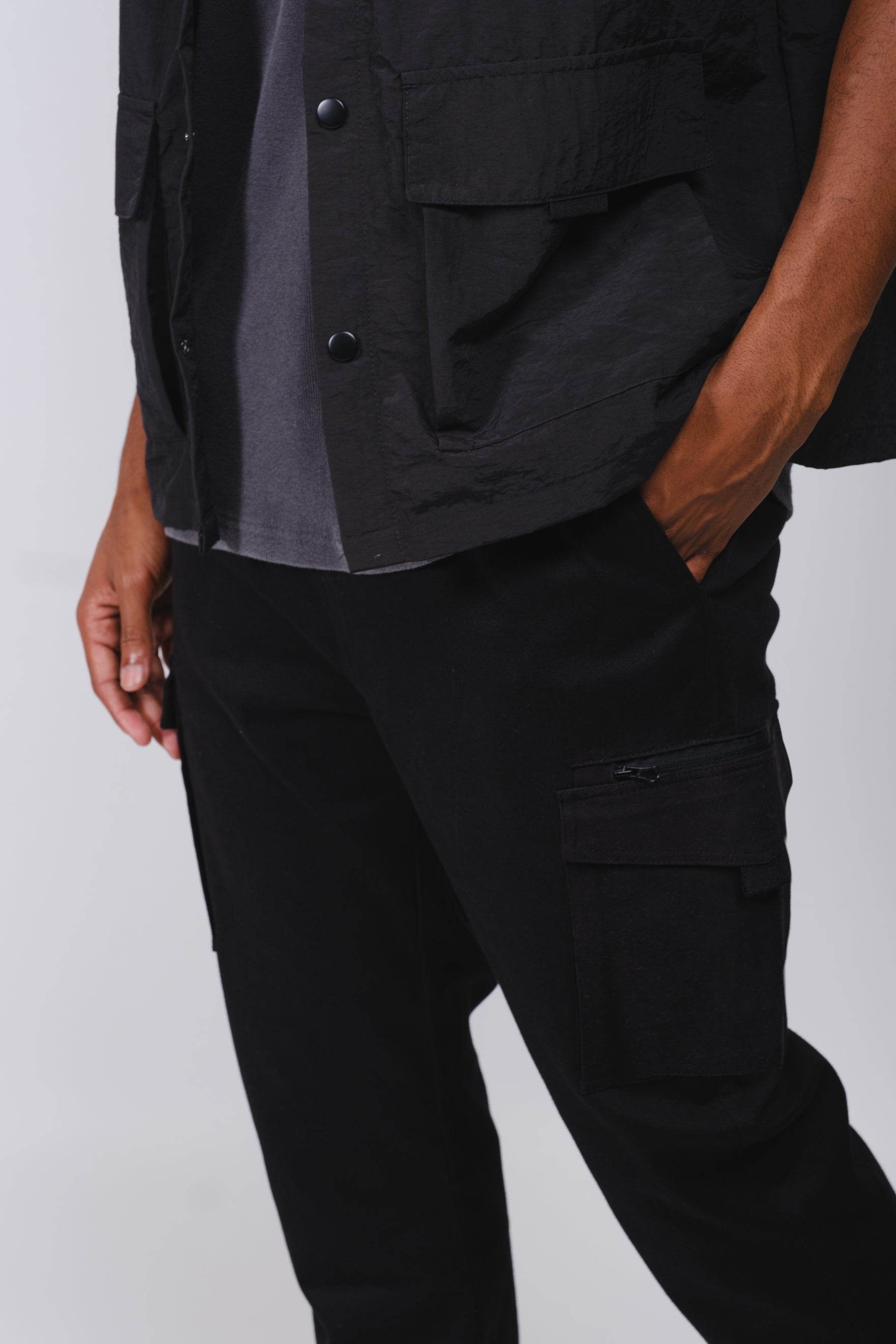 Durable Cargo Pocket Zip Twill Jogger #color_black