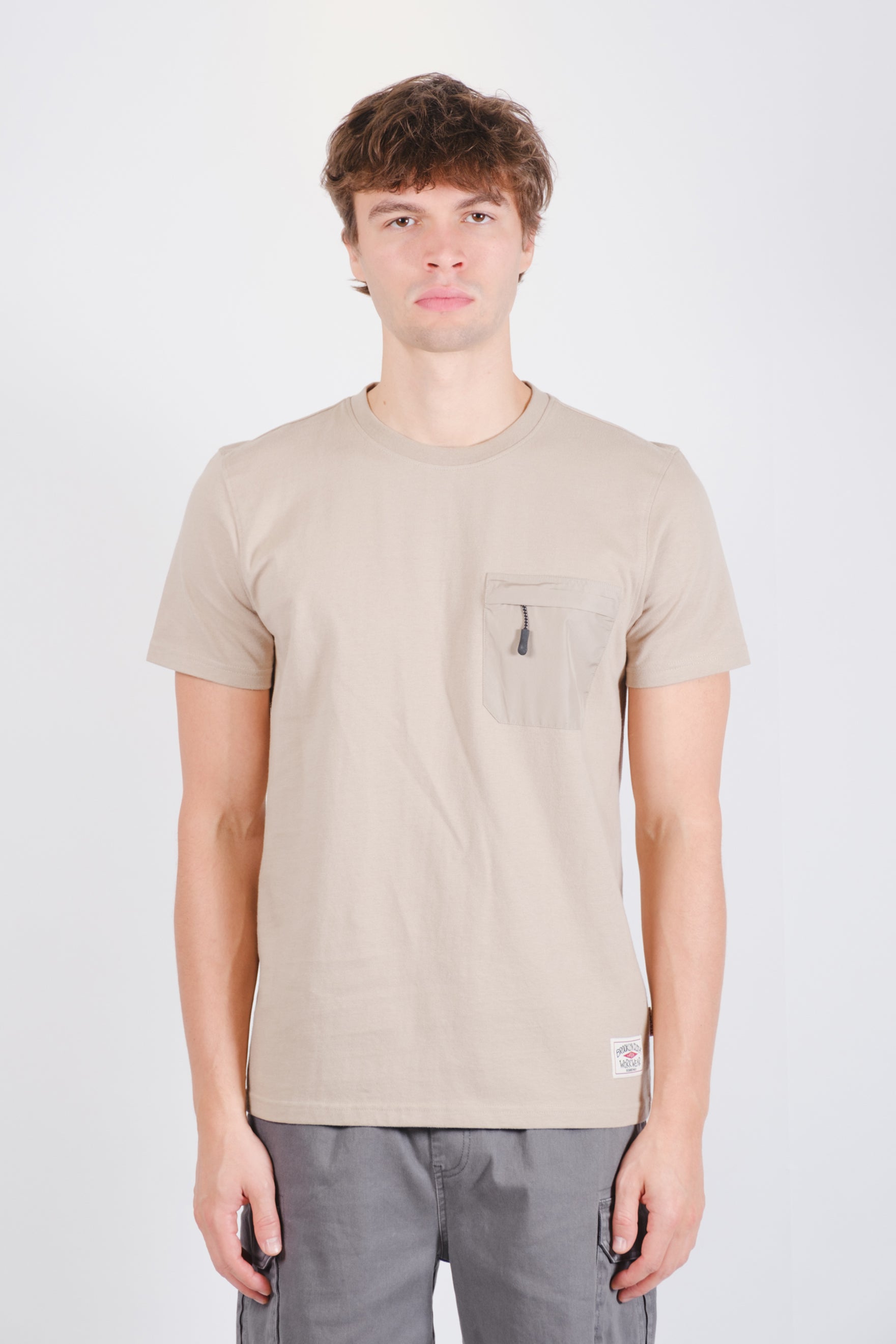 250 GSM zip pocket nylon tee 
#color_pumice-stone