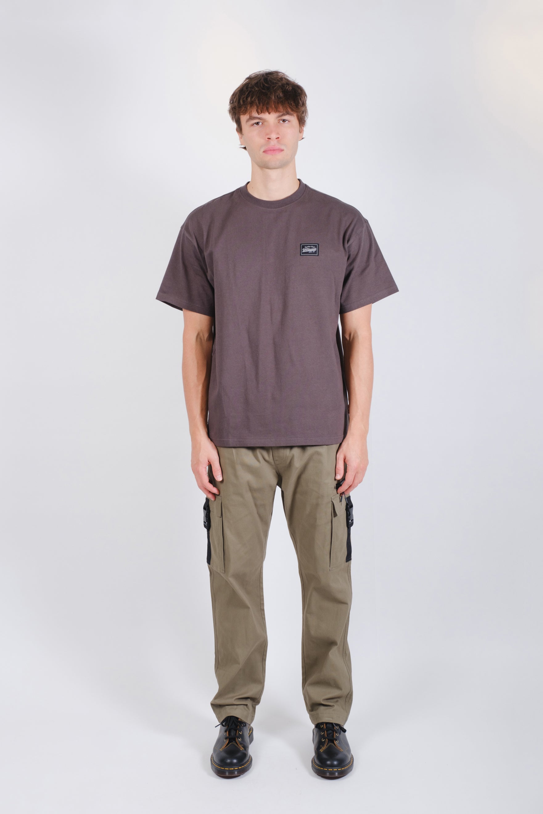 Relaxed-fit workwear tee with back compass design and short sleeves