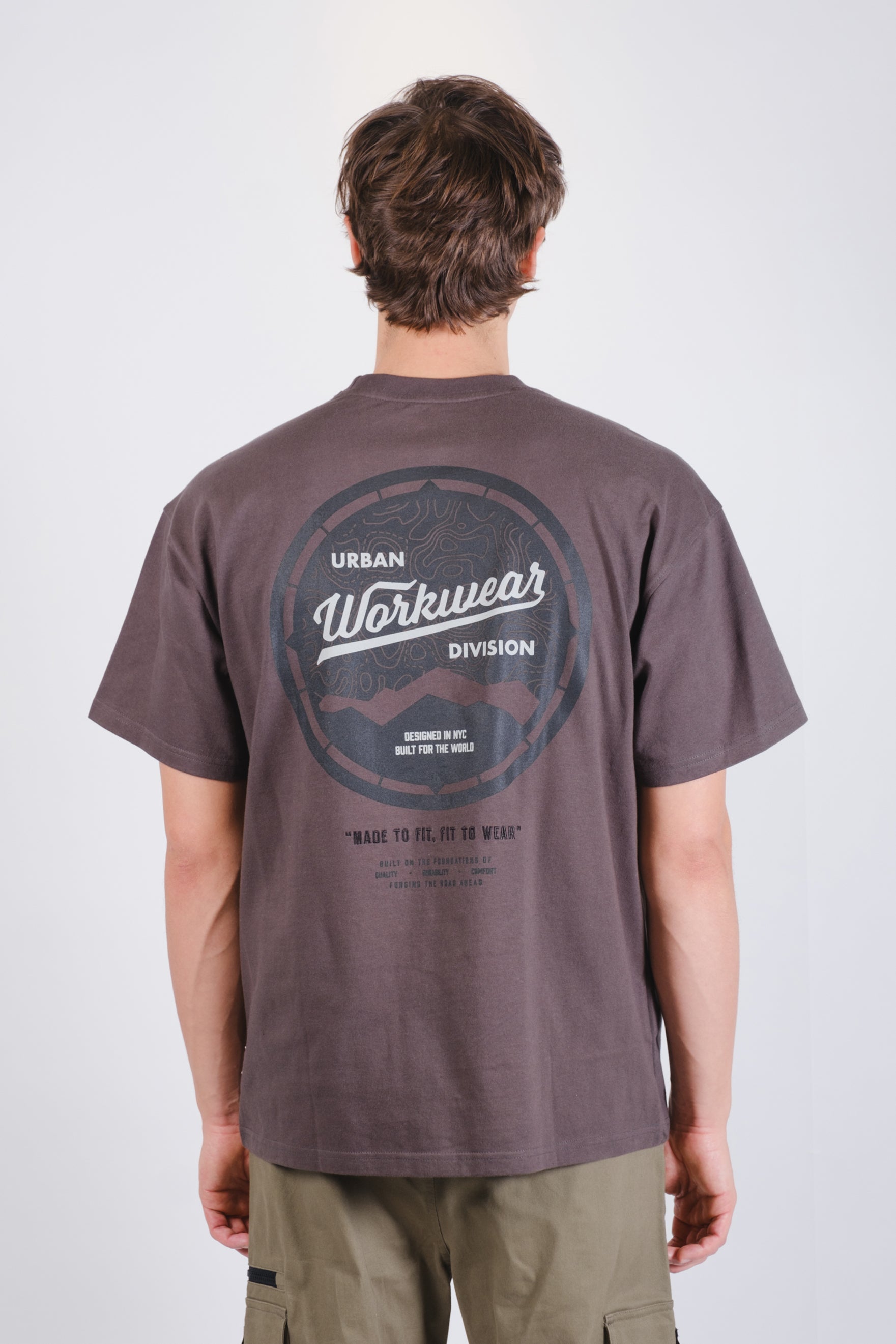 Back graphic workwear tee with a comfortable fit and short sleeves