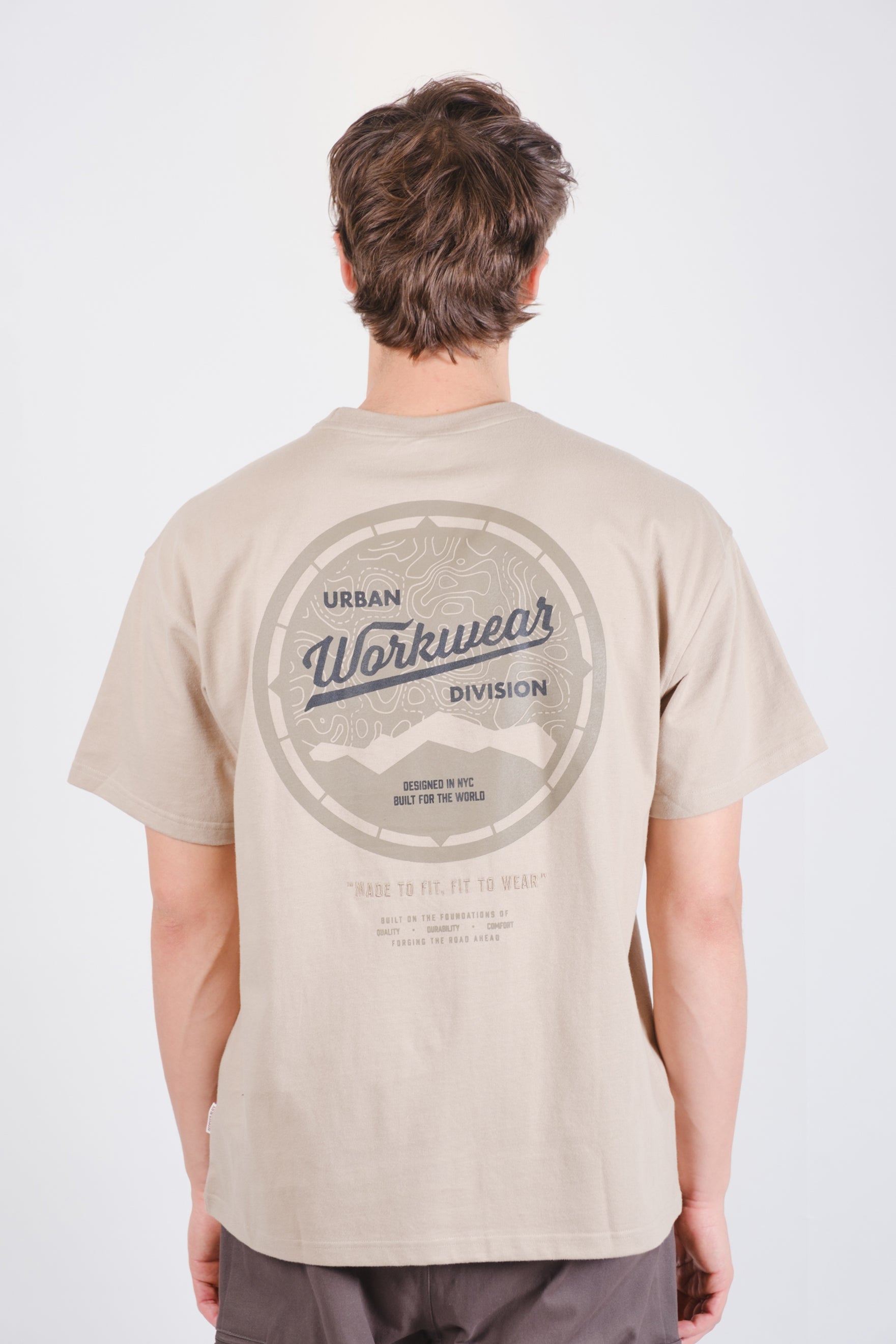 Men’s workwear tee with bold back graphic and classic fit
#color_pumice-stone_