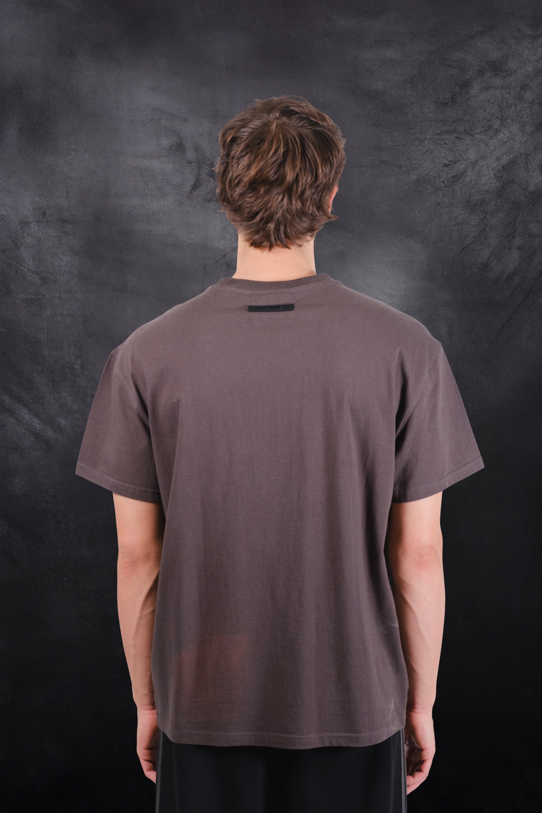 Originals Tee with satin logo applique on chest
#color_dusty black