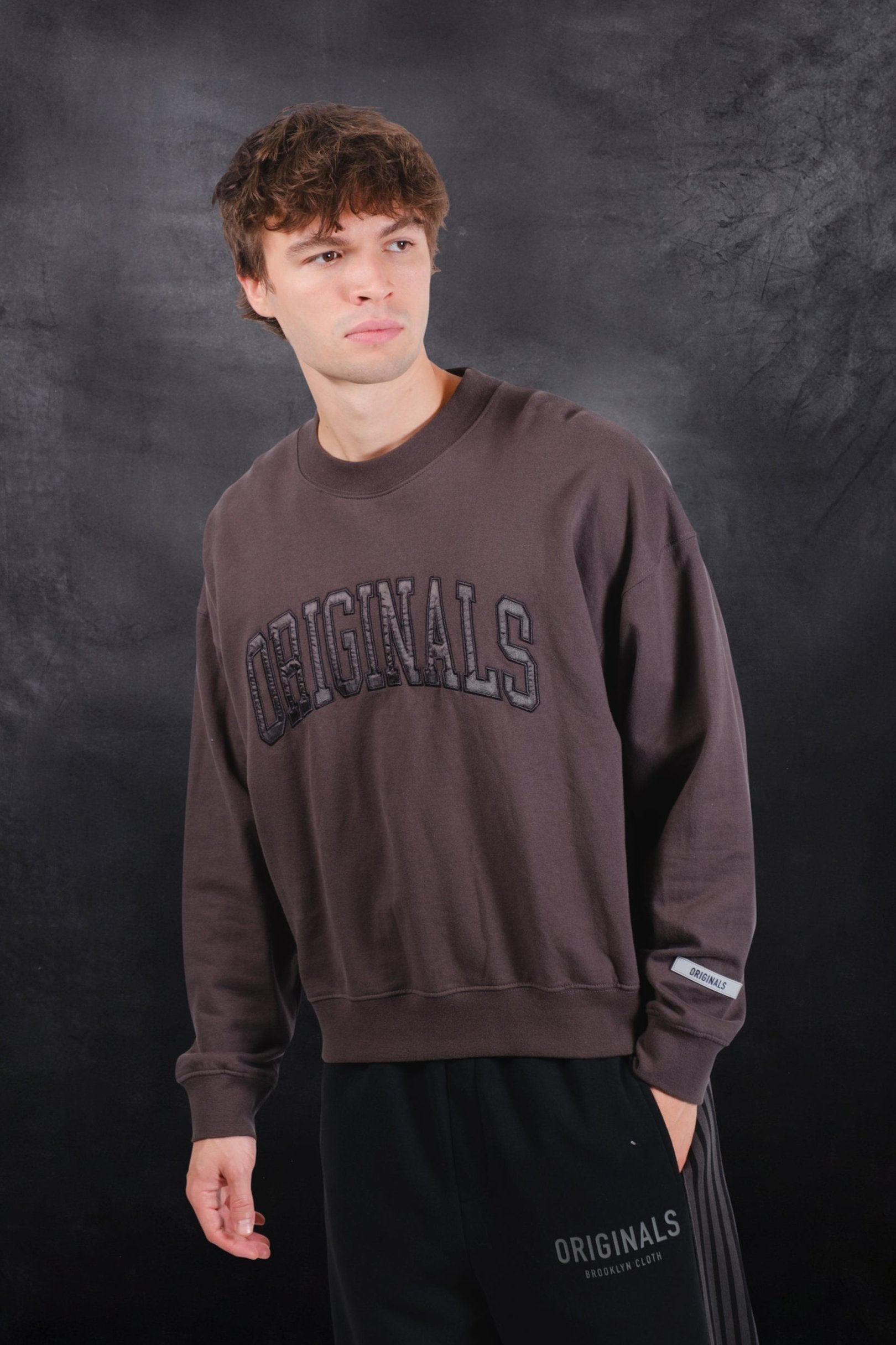 Originals Satin Applique Crew, classic look by Brooklyn Cloth
#color_dusty black