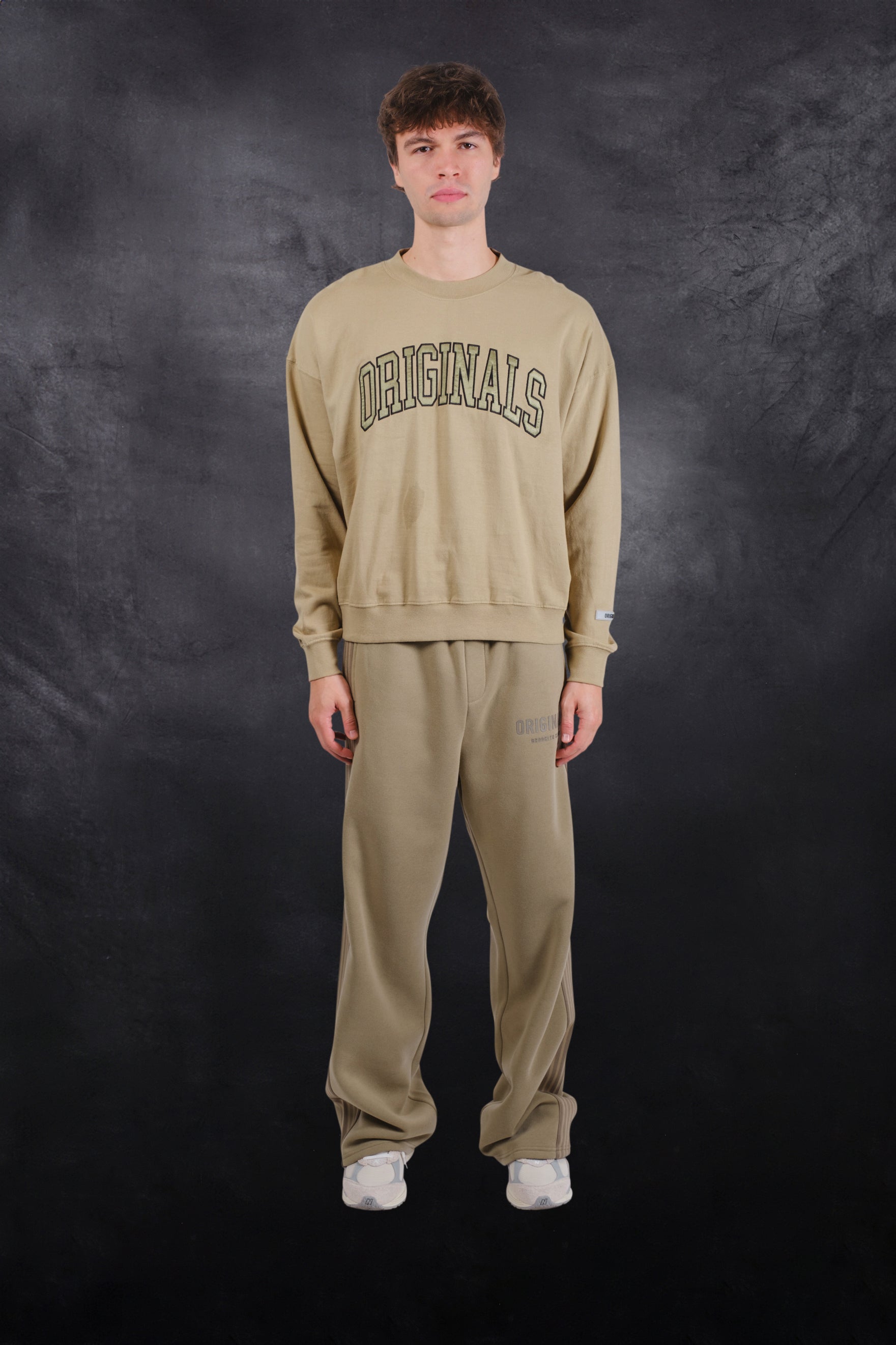 Brooklyn Cloth Originals Crew with elegant satin applique
#color_olive gray